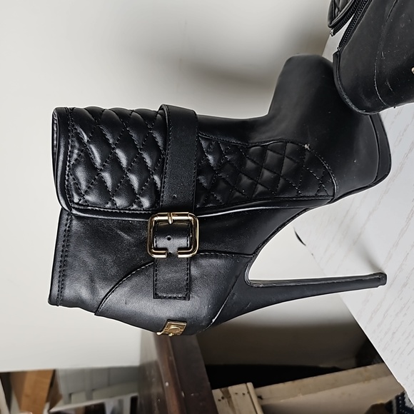 Bebe Booties (6) - Picture 7 of 8